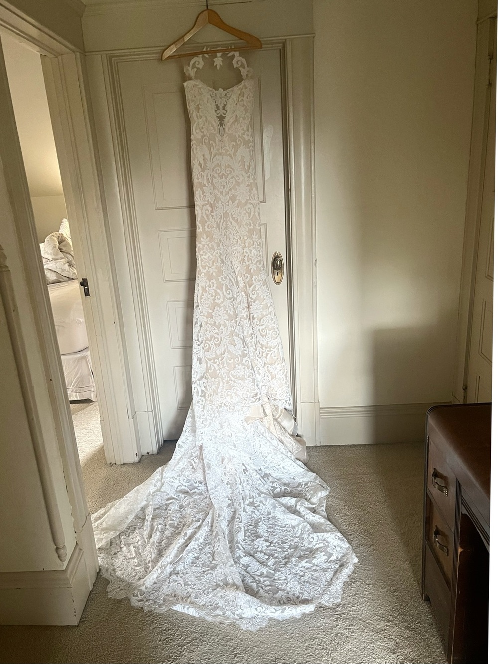 NWT Ines Di Santo Cathedral Length Chantilly Lace Wedding Gown, sz 12